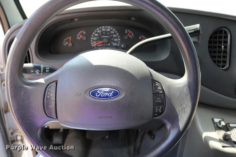 image for item DB9387 2003 Ford E350 Super Duty shuttle bus