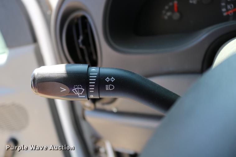 image for item DB9387 2003 Ford E350 Super Duty shuttle bus