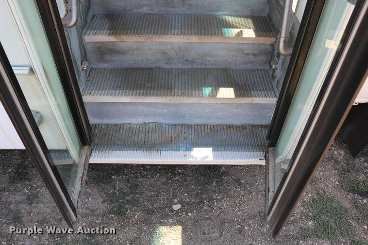 image for item DB9387 2003 Ford E350 Super Duty shuttle bus