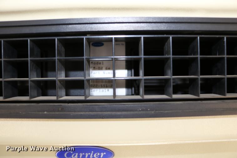 image for item DB9387 2003 Ford E350 Super Duty shuttle bus