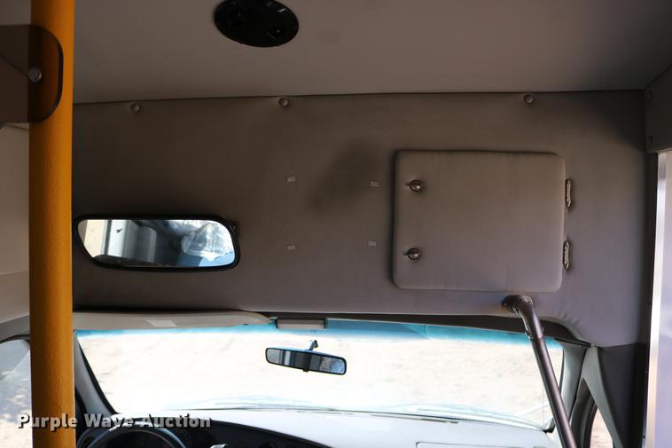 image for item DB9387 2003 Ford E350 Super Duty shuttle bus