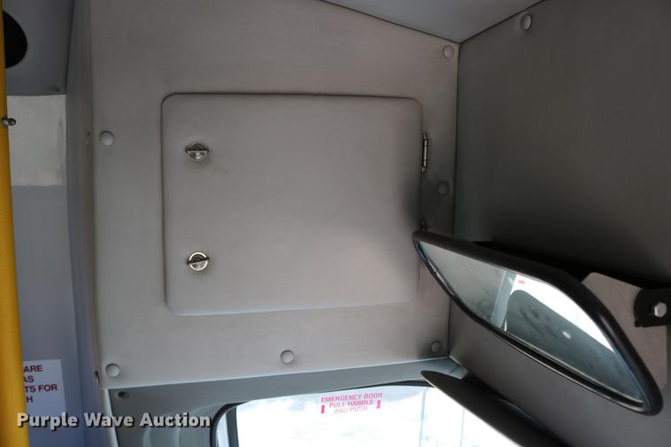 image for item DB9387 2003 Ford E350 Super Duty shuttle bus