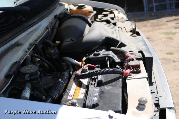 image for item DB9387 2003 Ford E350 Super Duty shuttle bus