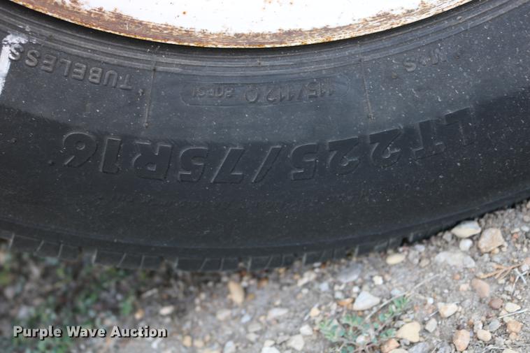 image for item DB9387 2003 Ford E350 Super Duty shuttle bus