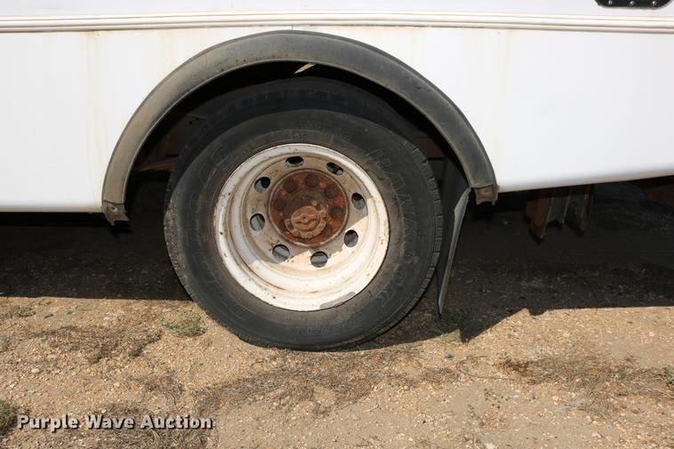 image for item DB9387 2003 Ford E350 Super Duty shuttle bus