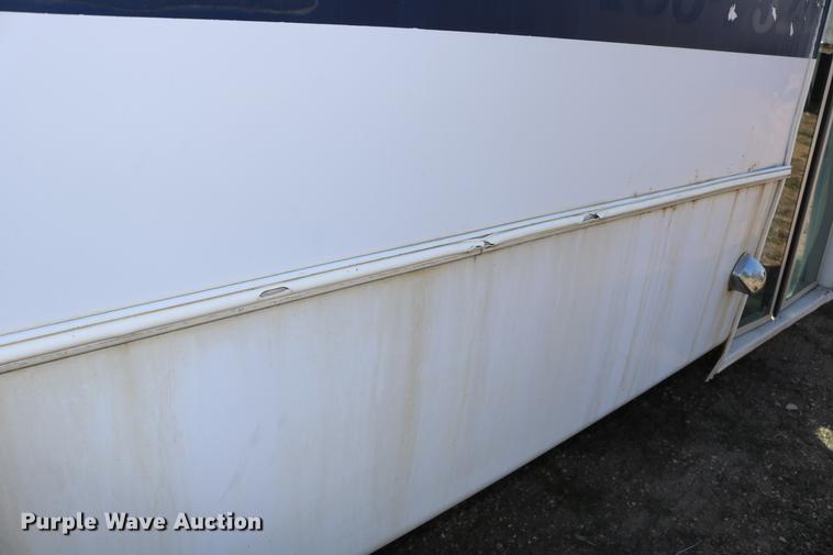 image for item DB9387 2003 Ford E350 Super Duty shuttle bus