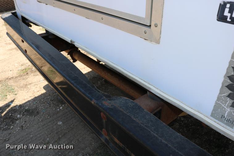 image for item DB9387 2003 Ford E350 Super Duty shuttle bus