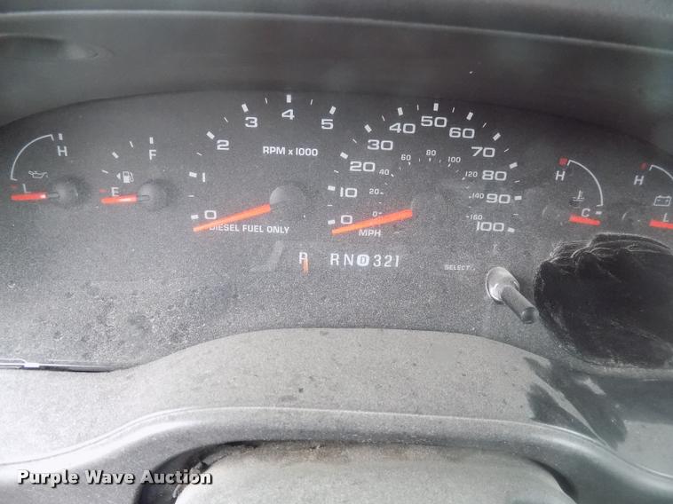 image for item DC4985 2005 Ford E450 Super Duty shuttle bus