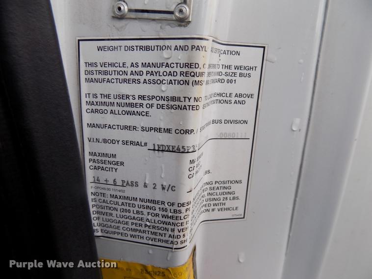 image for item DC4985 2005 Ford E450 Super Duty shuttle bus