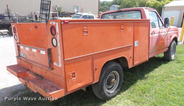 image for item DC5366 1993 Ford F250 Super Duty utility bed pickup truck
