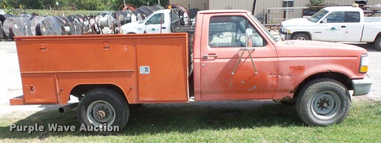 image for item DC5366 1993 Ford F250 Super Duty utility bed pickup truck