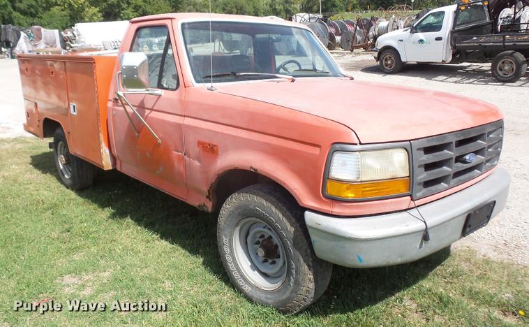 image for item DC5366 1993 Ford F250 Super Duty utility bed pickup truck