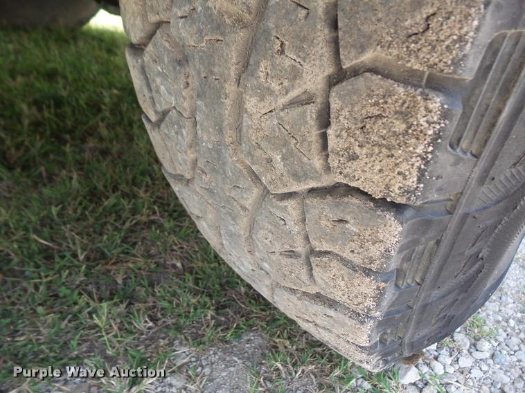 image for item DC5366 1993 Ford F250 Super Duty utility bed pickup truck