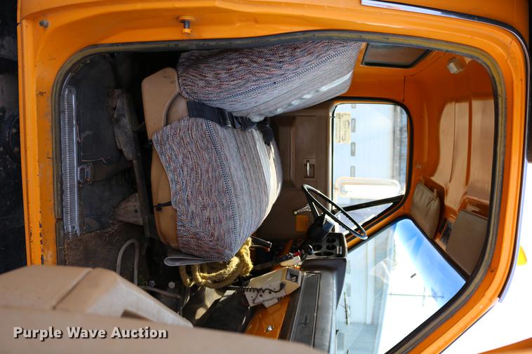 image for item DD0116 1987 Chevrolet C70 dump truck