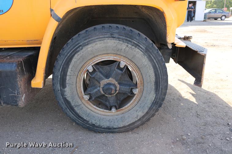image for item DD0116 1987 Chevrolet C70 dump truck
