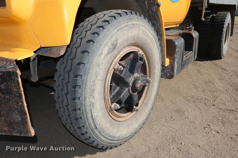 image for item DD0116 1987 Chevrolet C70 dump truck