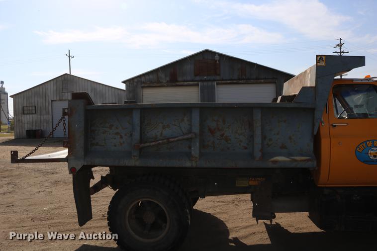 image for item DD0116 1987 Chevrolet C70 dump truck