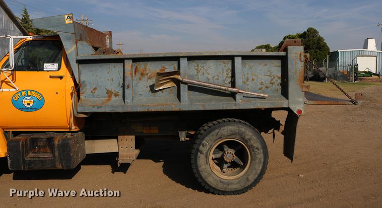 image for item DD0116 1987 Chevrolet C70 dump truck