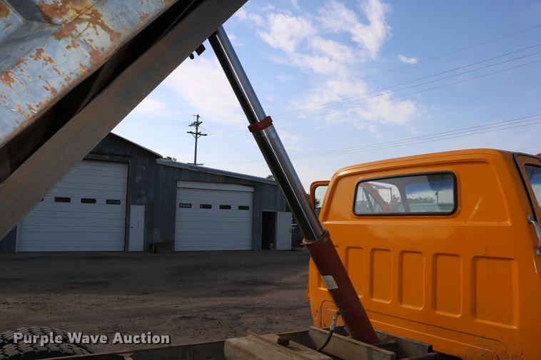 image for item DD0116 1987 Chevrolet C70 dump truck