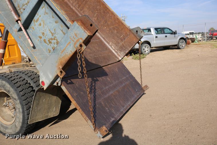 image for item DD0116 1987 Chevrolet C70 dump truck