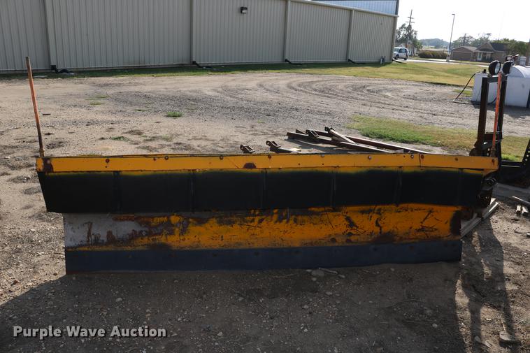 image for item DD0116 1987 Chevrolet C70 dump truck