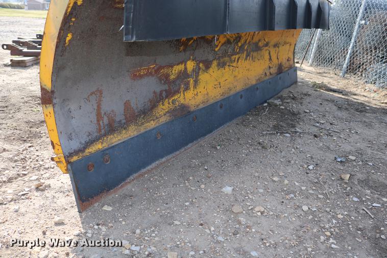 image for item DD0116 1987 Chevrolet C70 dump truck