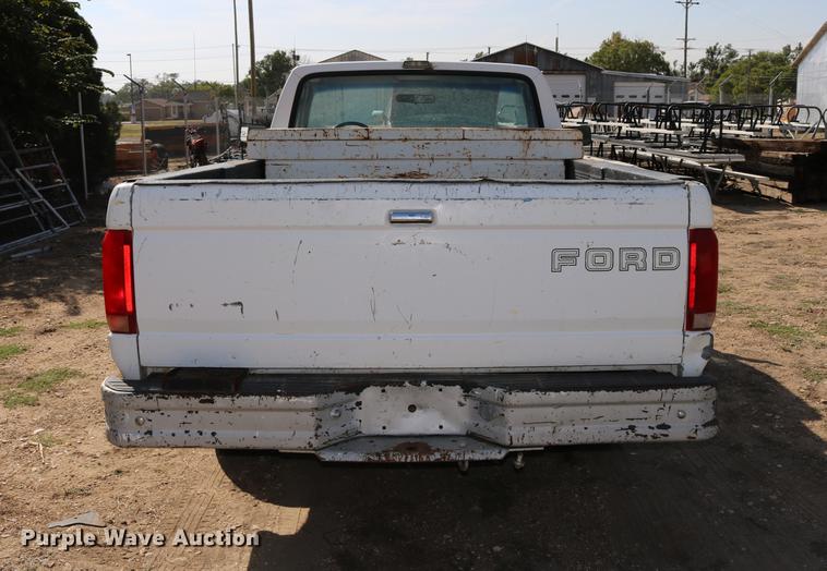 image for item DD0117 1992 Ford F150 pickup truck