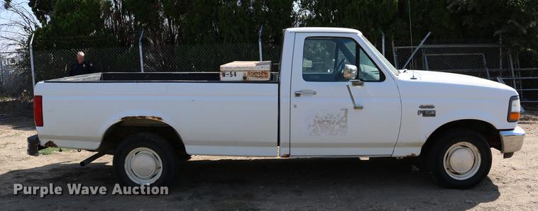 image for item DD0117 1992 Ford F150 pickup truck