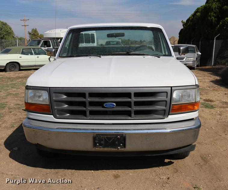 image for item DD0117 1992 Ford F150 pickup truck