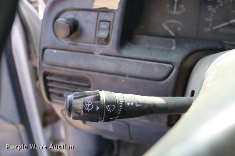 image for item DD0117 1992 Ford F150 pickup truck