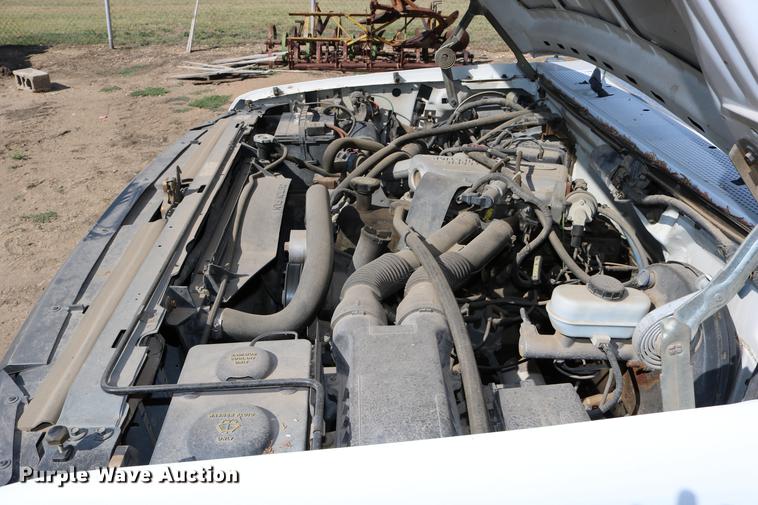 image for item DD0117 1992 Ford F150 pickup truck