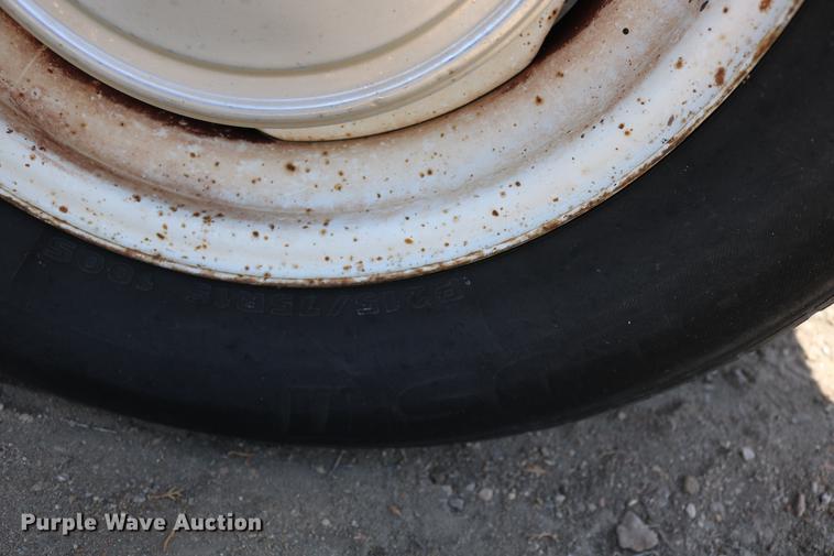 image for item DD0117 1992 Ford F150 pickup truck