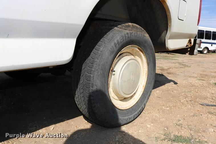 image for item DD0117 1992 Ford F150 pickup truck