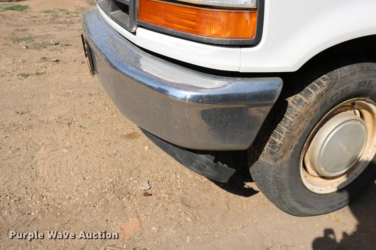 image for item DD0117 1992 Ford F150 pickup truck