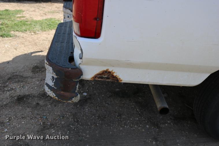 image for item DD0117 1992 Ford F150 pickup truck