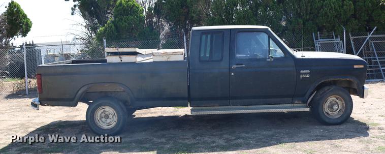 image for item DD0118 1984 Ford F150 SuperCab pickup truck