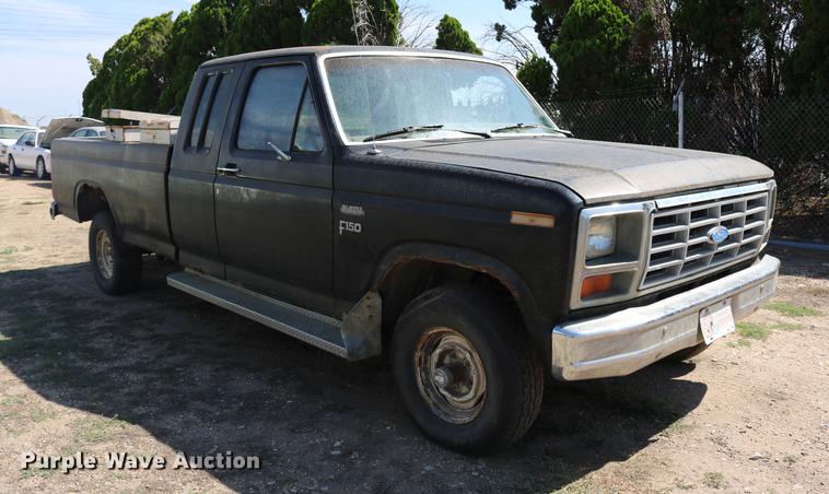 image for item DD0118 1984 Ford F150 SuperCab pickup truck