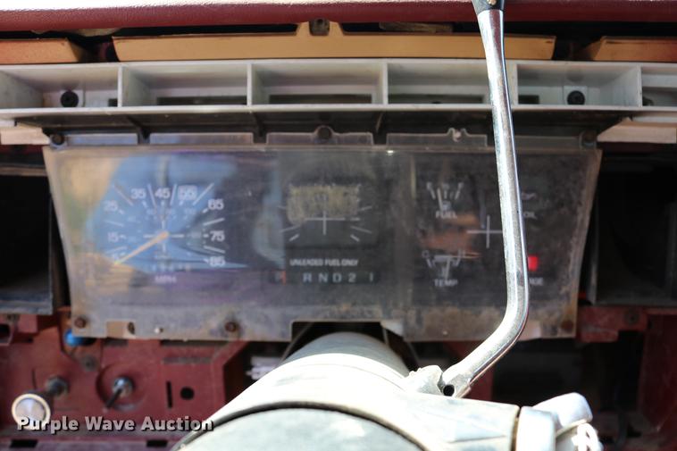 image for item DD0118 1984 Ford F150 SuperCab pickup truck