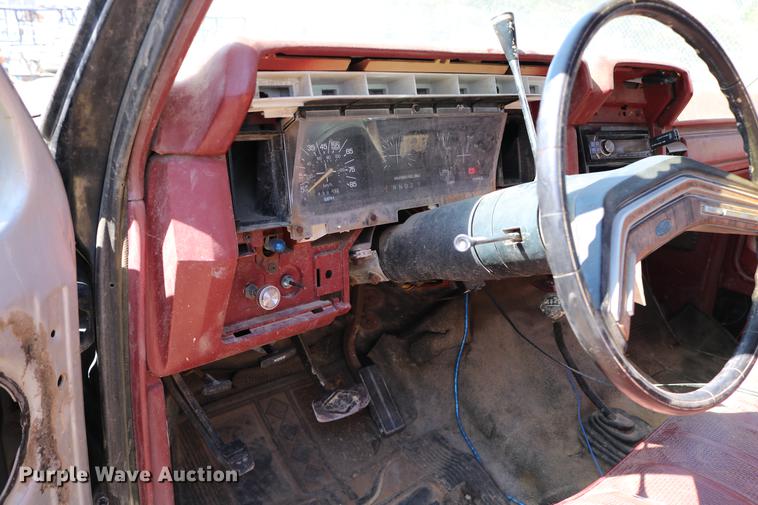 image for item DD0118 1984 Ford F150 SuperCab pickup truck