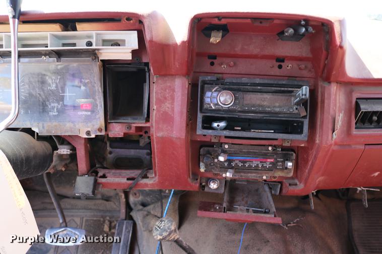 image for item DD0118 1984 Ford F150 SuperCab pickup truck