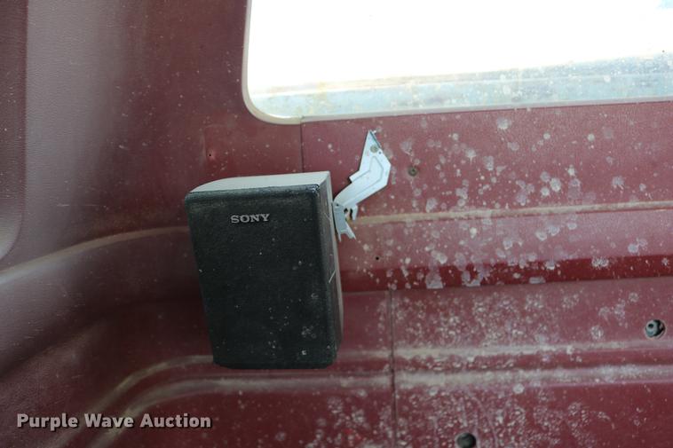 image for item DD0118 1984 Ford F150 SuperCab pickup truck