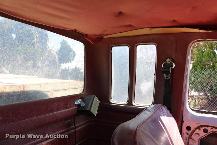 image for item DD0118 1984 Ford F150 SuperCab pickup truck