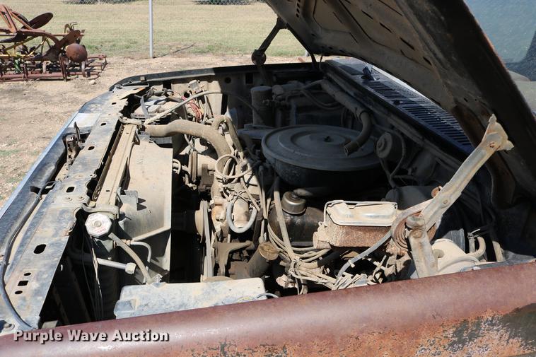 image for item DD0118 1984 Ford F150 SuperCab pickup truck