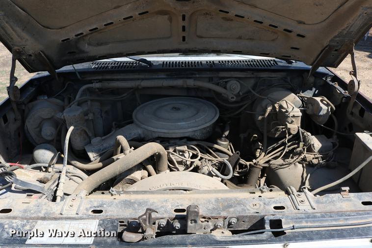 image for item DD0118 1984 Ford F150 SuperCab pickup truck