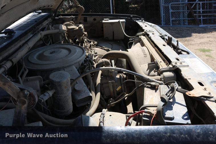 image for item DD0118 1984 Ford F150 SuperCab pickup truck