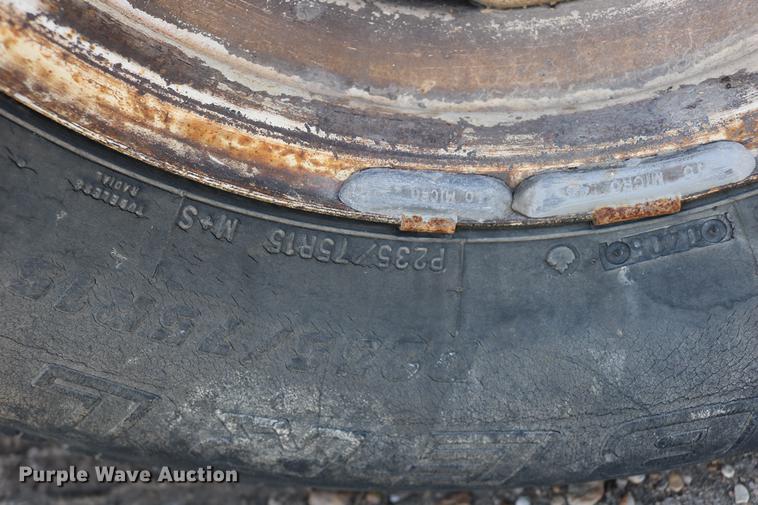 image for item DD0118 1984 Ford F150 SuperCab pickup truck