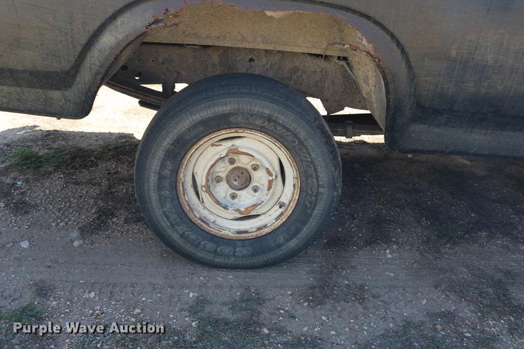 image for item DD0118 1984 Ford F150 SuperCab pickup truck