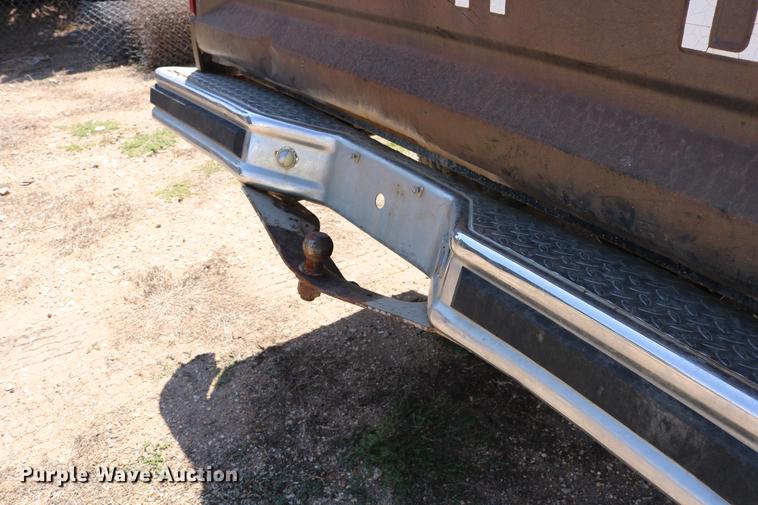 image for item DD0118 1984 Ford F150 SuperCab pickup truck