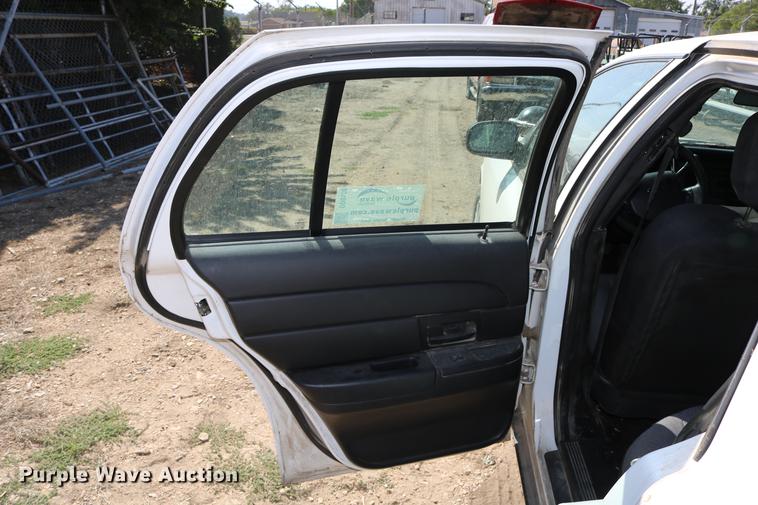 image for item DD0130 2008 Ford Crown Victoria Police Interceptor