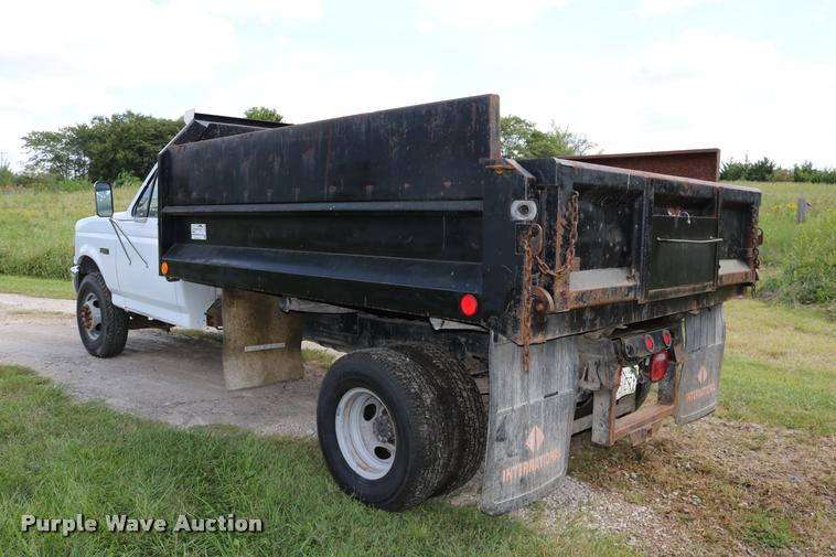image for item DD0171 1994 Ford F450 Super Duty dump truck